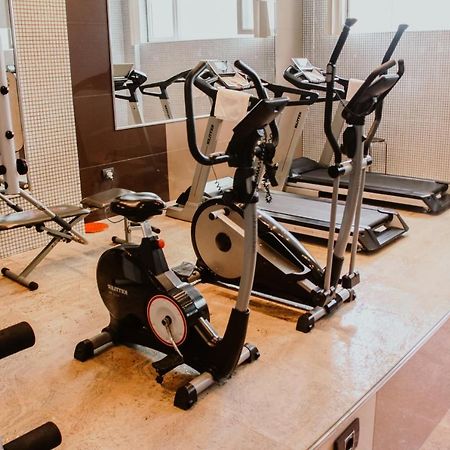 Iron Hotel Hokmeli Luaran gambar