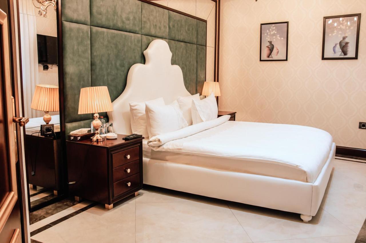 Iron Hotel Hokmeli Luaran gambar