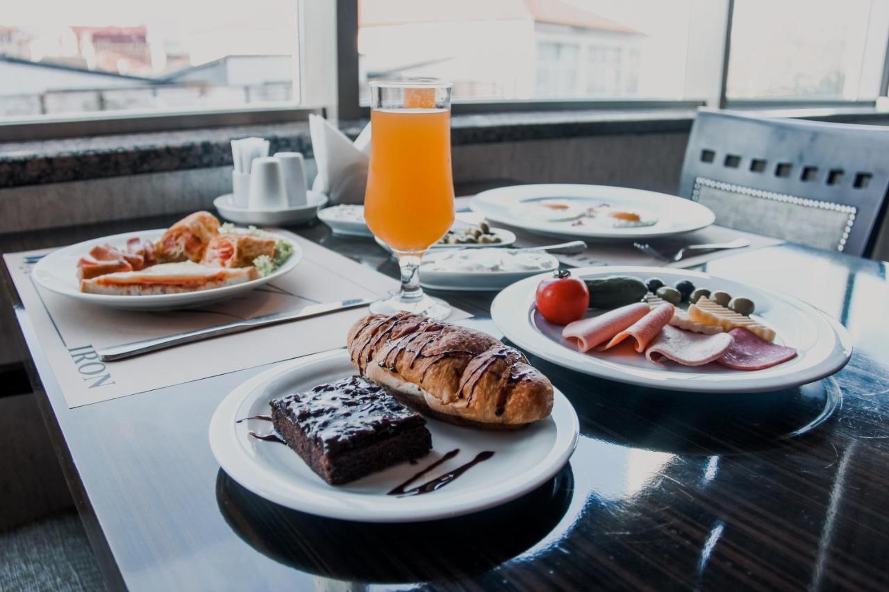 Iron Hotel Hokmeli Luaran gambar