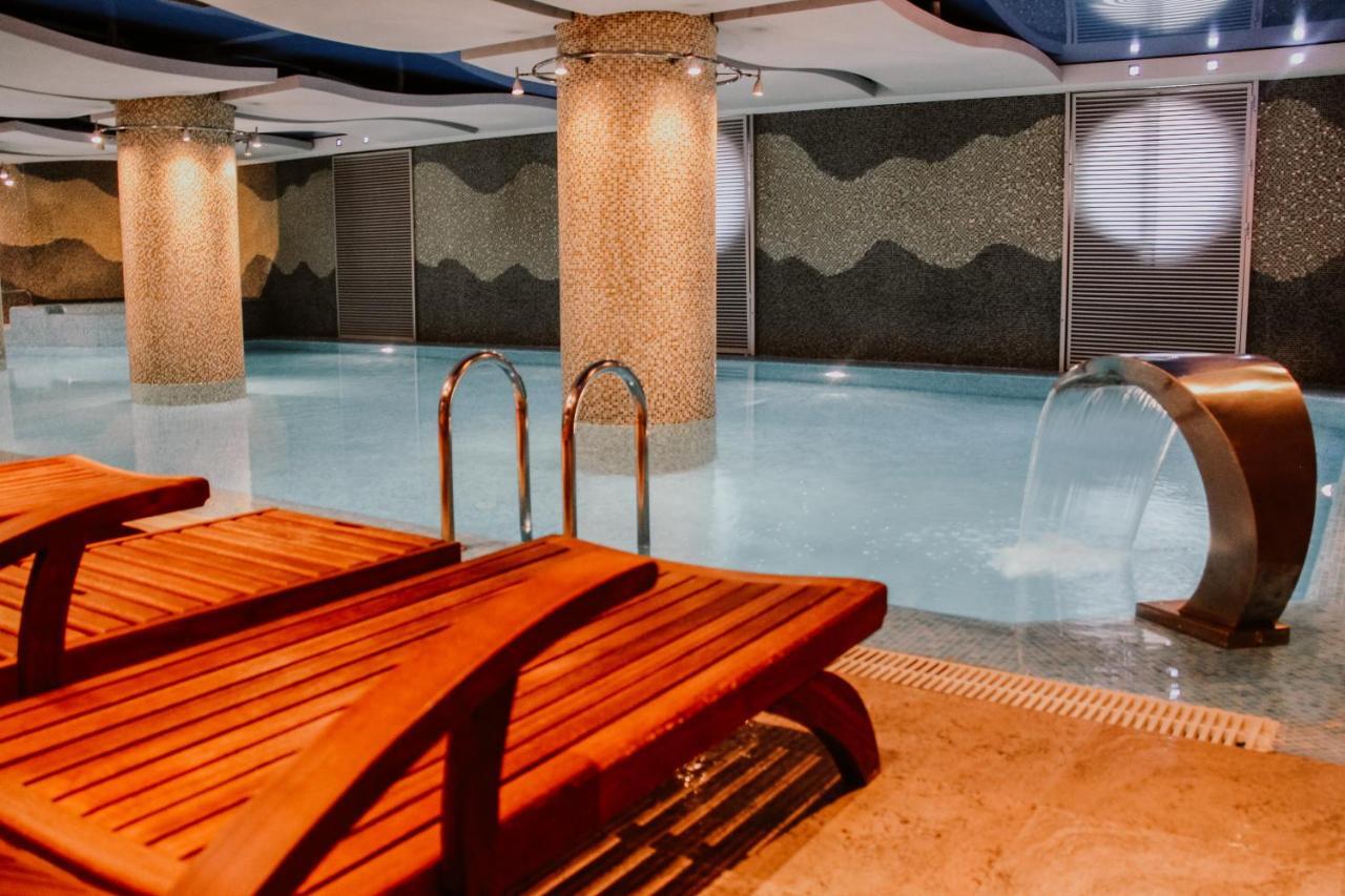 Iron Hotel Hokmeli Luaran gambar