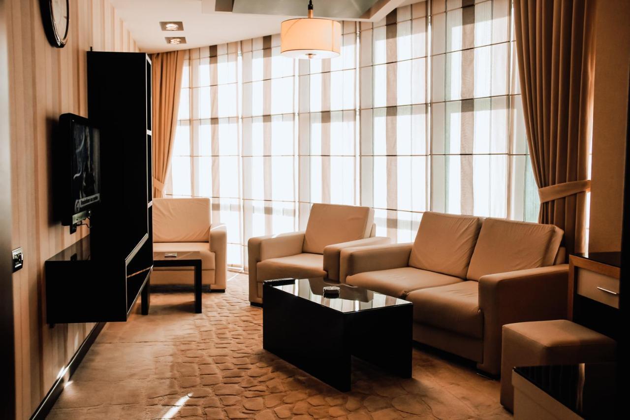 Iron Hotel Hokmeli Luaran gambar