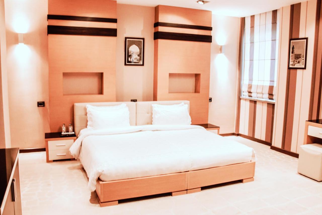 Iron Hotel Hokmeli Luaran gambar
