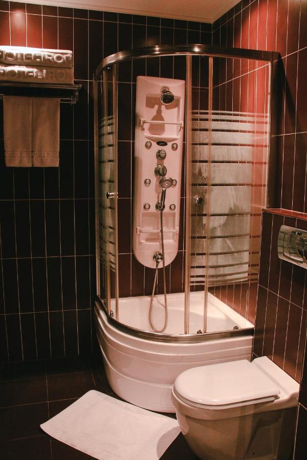 Iron Hotel Hokmeli Luaran gambar