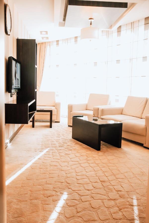 Iron Hotel Hokmeli Luaran gambar