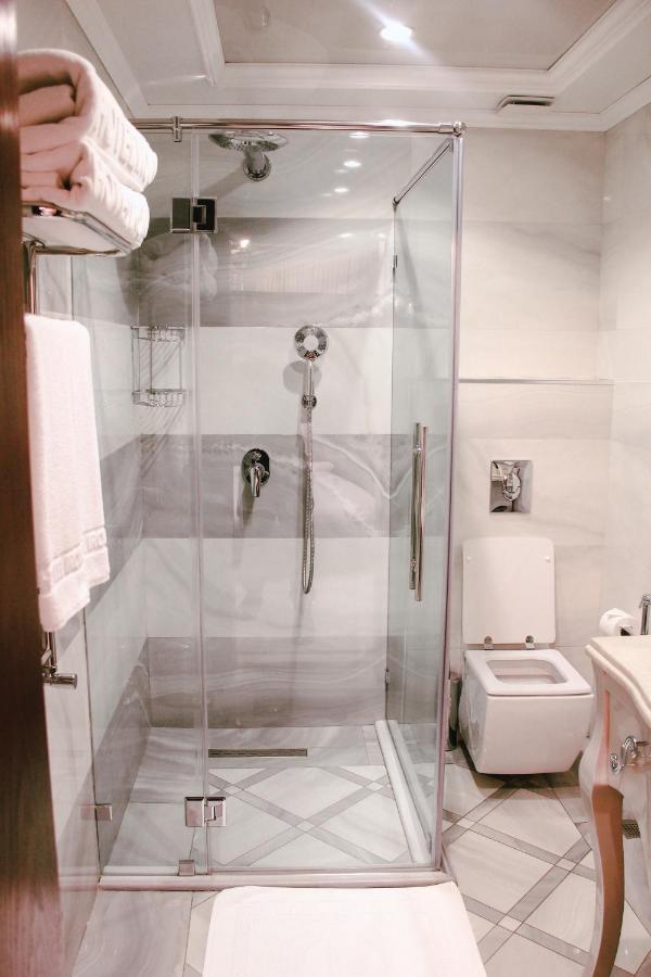 Iron Hotel Hokmeli Luaran gambar