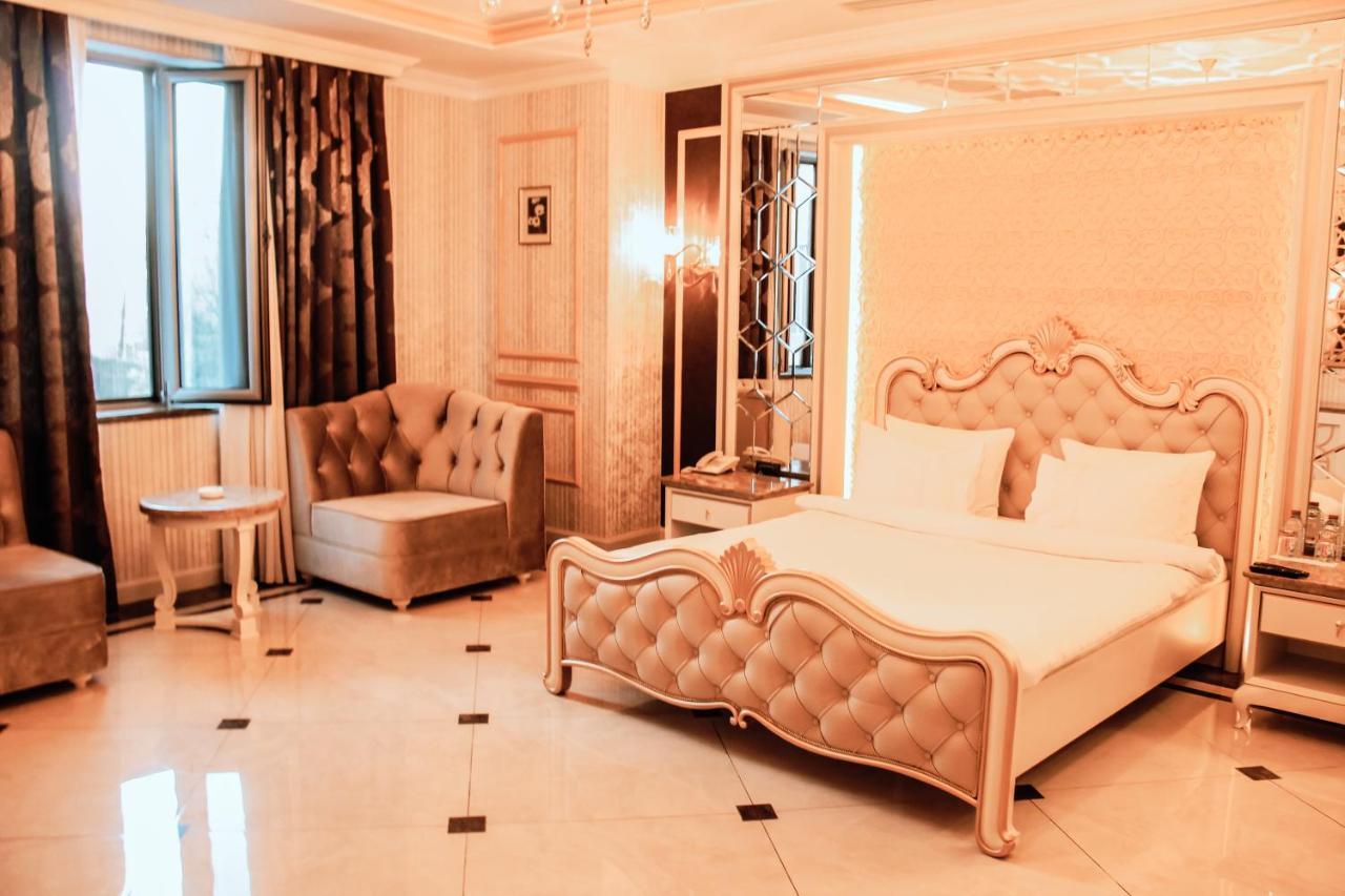 Iron Hotel Hokmeli Luaran gambar